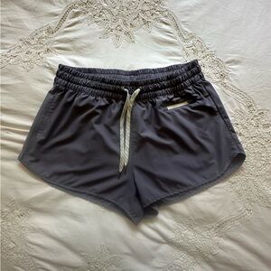 Vuori Clementine Purple Shorts Size Large